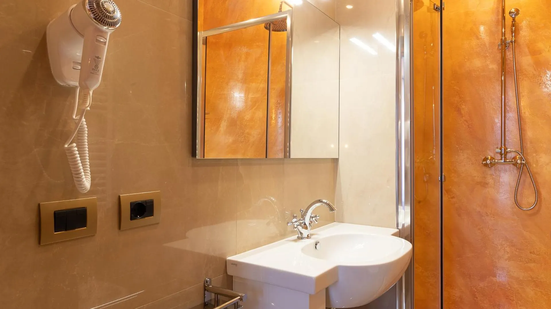 Dimora Cardinal Moroni Hotel Rome Italy
