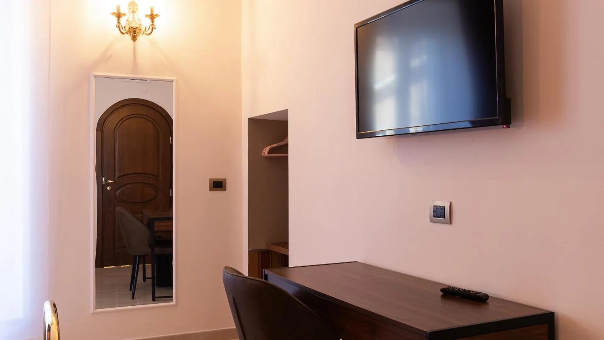 Dimora Cardinal Moroni Hotel Rome